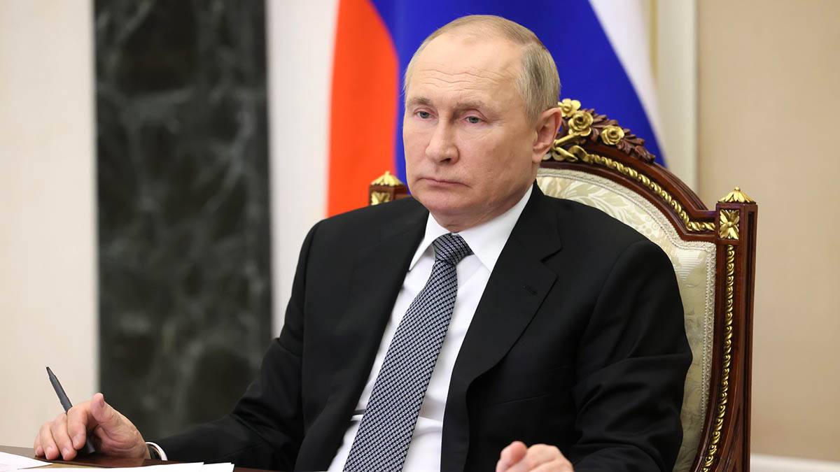 Путин поручил разработать допмеры по повышению рождаемости