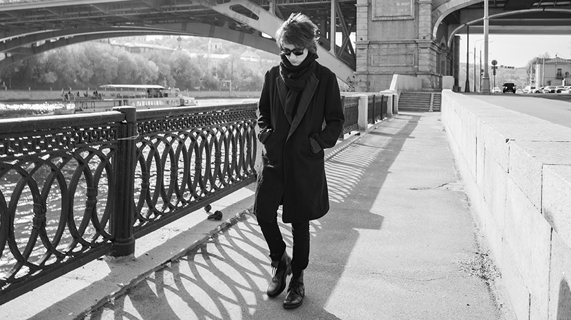 1 500 000 рублей на кону: Земфира судится с Евгением Гришковцем Звезды