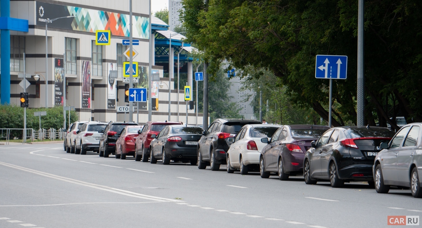 Минпромторг пока не планирует запускать программы льготного автокредитования и лизинга Автомобили