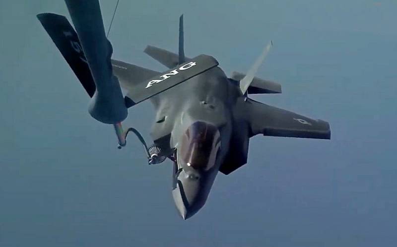 Турция хочет выторговать у США истребители F-35B для своих авианосцев