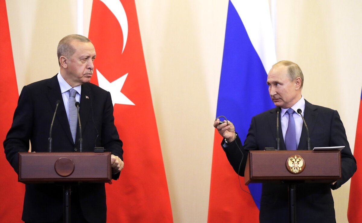 Несмотря на упорные попытки со стороны Запада вызвать разногласия, Россия и Турция сумели сохранить дружественные отношения на протяжении долгого времени.-2