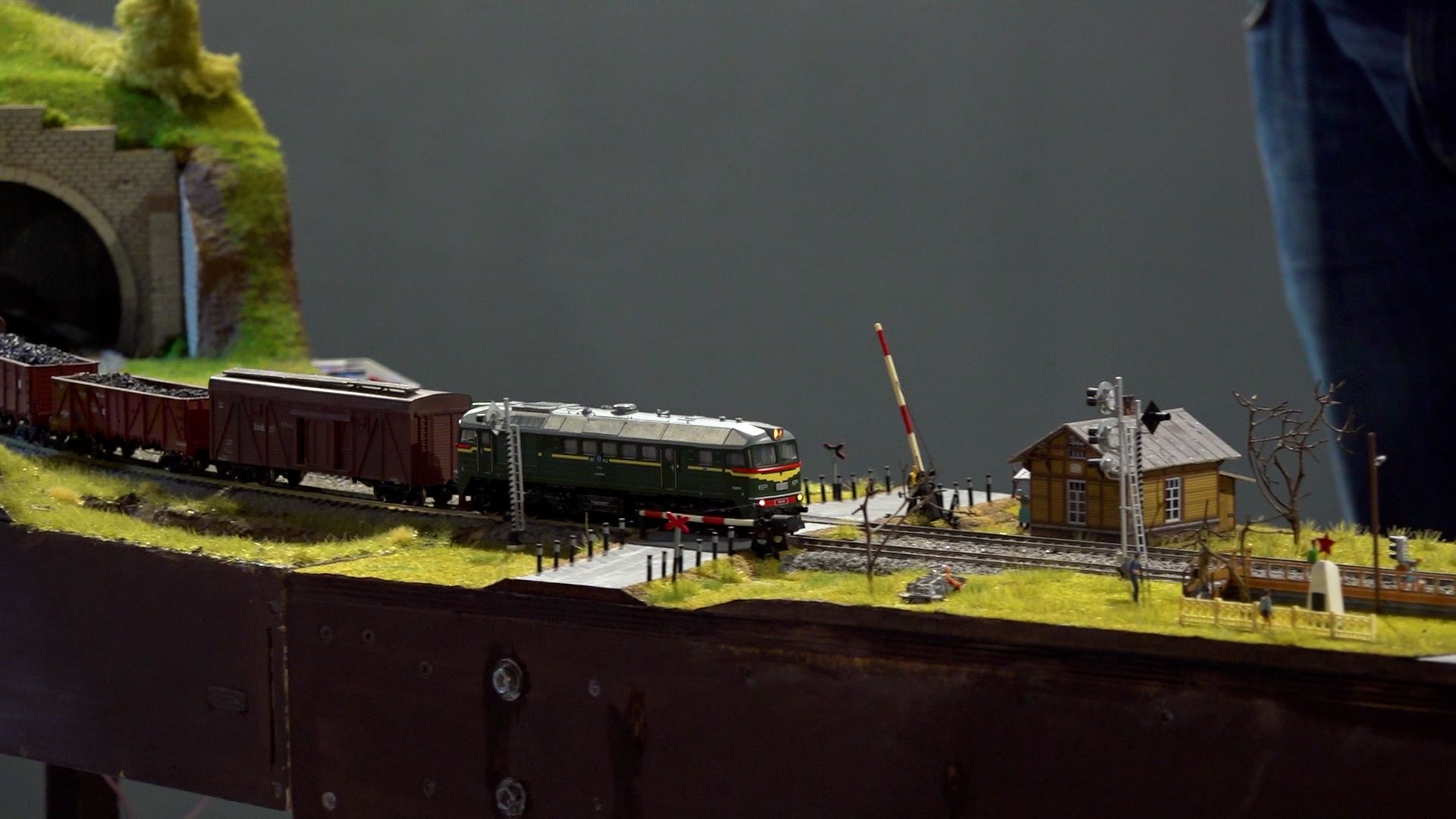 Вднх гараж особого назначения макет железной дороги. Выставка ржд на вднх. Макет железной дороги на вднх. Выставка ржд на вднх. Выставочный центр рижский вокзал.