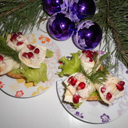 Салат  Любимый  в сырных кулечках и тарталетках