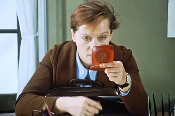 «Служебный роман» Эльдара Рязанова. Какие эпизоды и почему были вырезаны из легендарного фильма?