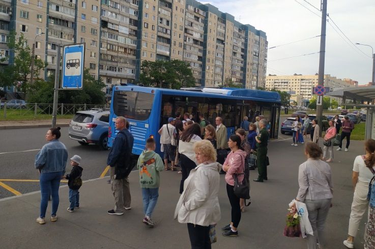 Возмущенные горожане предложили властям Петербурга испытать на себе транспортную реформу