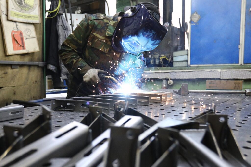 Котяков оценил возможность появления в России четырехдневной рабочей недели