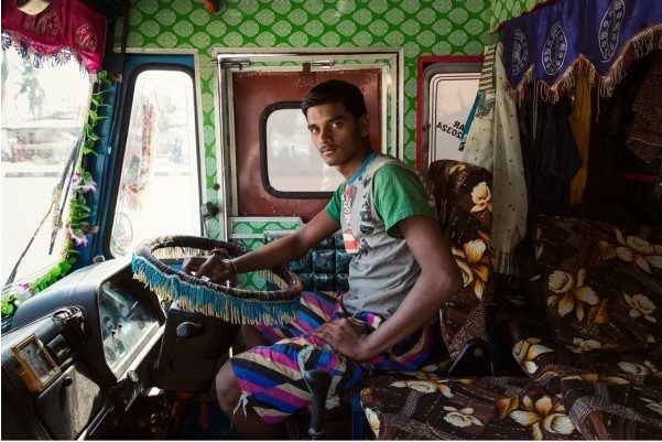 Тюнинг по-индийски: грузовики, от которых не отвести глаз авто и мото