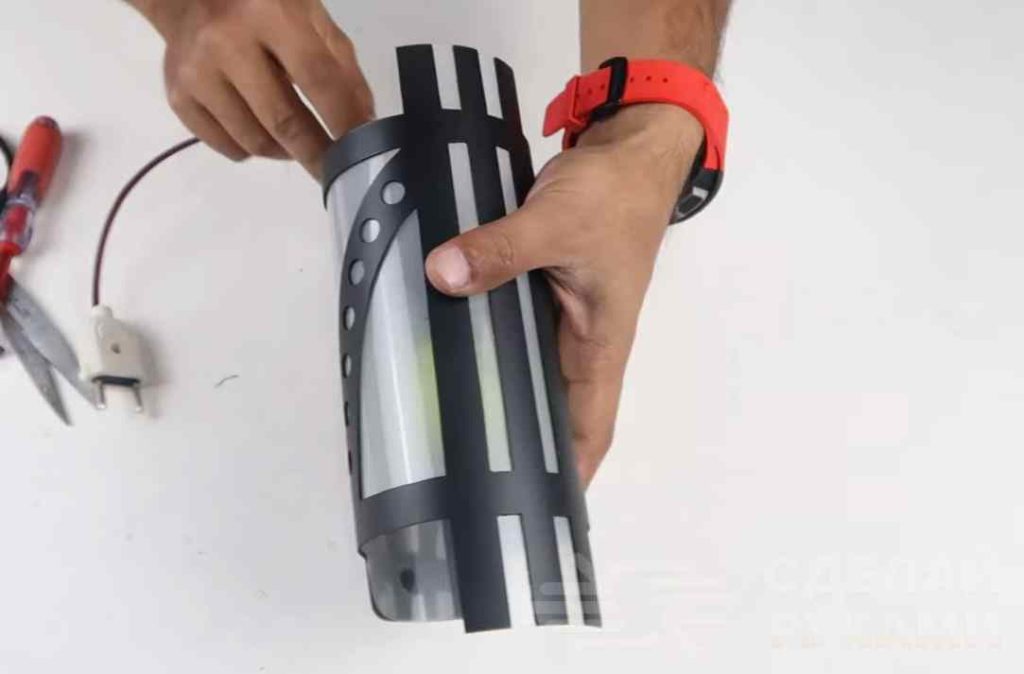 Классный ночник своими руками из отрезка пластиковой трубы Классный ночник своими руками из отрезка пластиковой трубы сделай сам