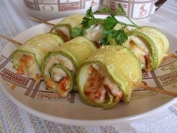 Суперские рулетики из кабачков с куриным мясом 