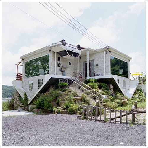 Необычные и странно выглядящие дома по всему миру