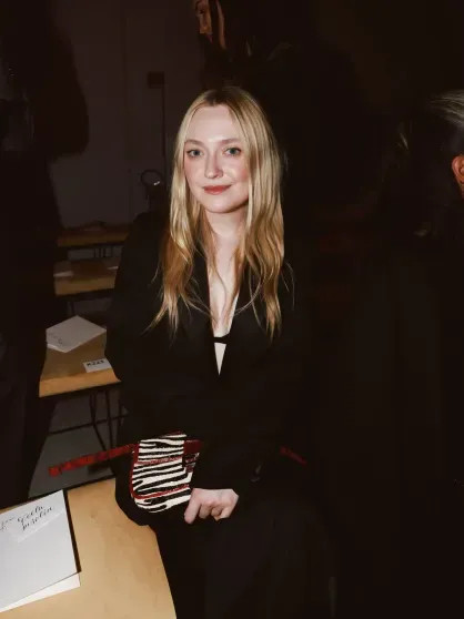 Неделя моды в Милане: Моника Беллуччи, Джессика Альба с 14-летней дочерью, Елена Перминова и Ума Турман на показе Fendi Неделя моды в Милане: Моника Беллуччи, Джессика Альба с 14-летней дочерью, Елена Перминова и Ума Турман на показе Fendi calvin klein,fendi,город милан,instagram (инстаграм),социальная сеть,lvmh,Анна Винтур,Бернар Арно,дакота фаннинг,Джессика Альба,Елена Перминова,король карл (iii),лиля коллинз,Мартин Скорсезе,марья грация кьюри,Моника Беллуччи,мэри лист,Наталья Водянова