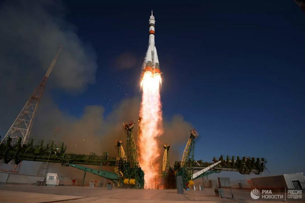 Когда «Шаттлы» годами не могли летать в космос, американцев на МКС доставляли российские ракеты. Естественно, что для США в таком партнерстве был смысл: без российской космонавтики они бы не смогли поддерживать работу станции в принципе / ©РИА Новости