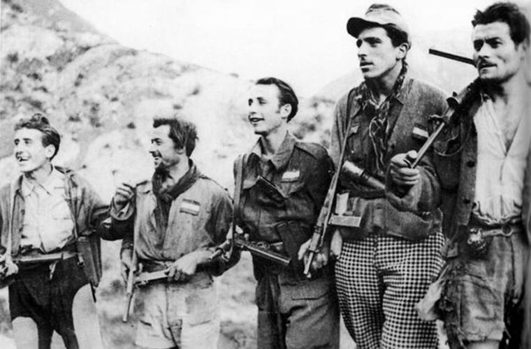 Партизаны: герой, убийца и фантом Партизаны: герой, убийца и фантом история