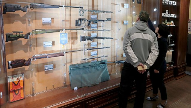 Оружейный магазин в Москве. Архивное фото