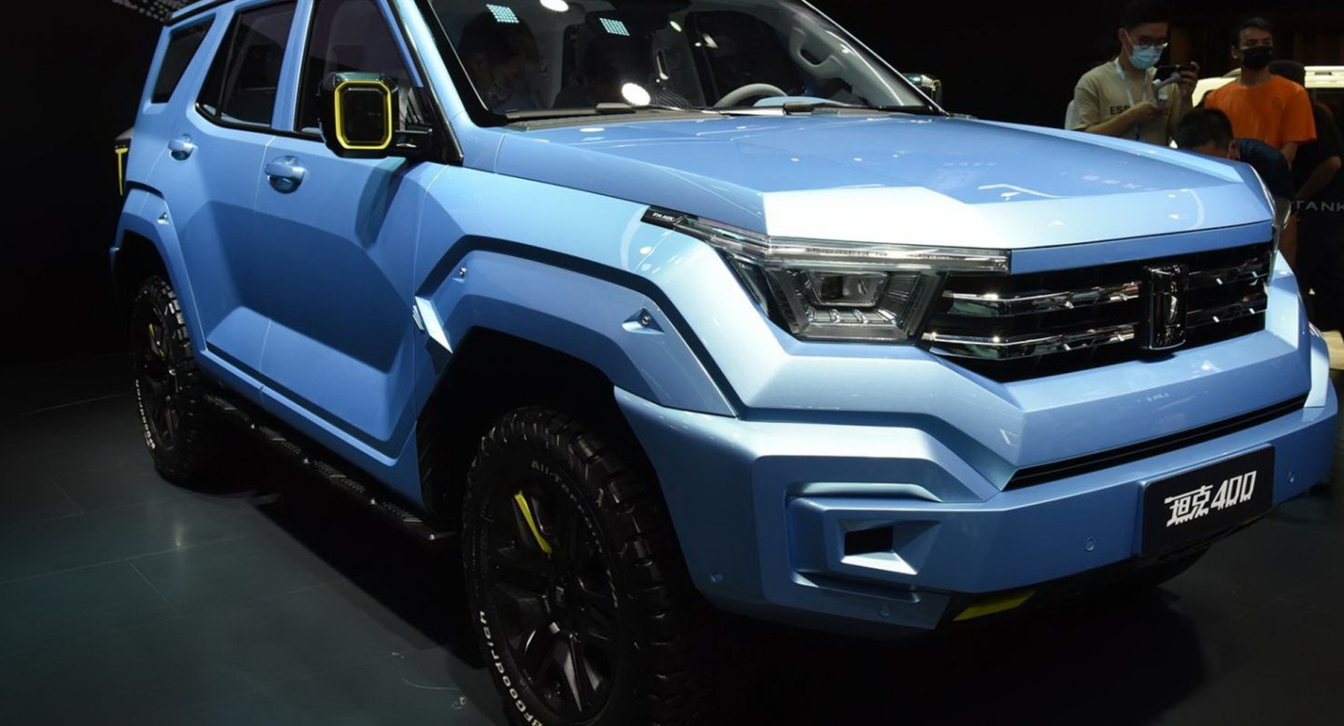 Компания Great Wall вывела на тесты новый рамный внедорожник Tank 400