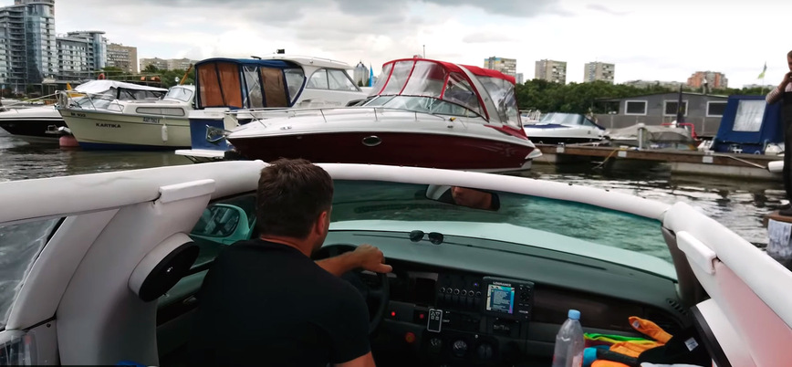 На Украине сделали катер-лимузин на подводных крыльях  авто и мото,автомобили,автоновости,видео,машины,НОВОСТИ