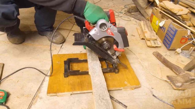 Как сделать торцовку из ручной циркулярки и старого насоса