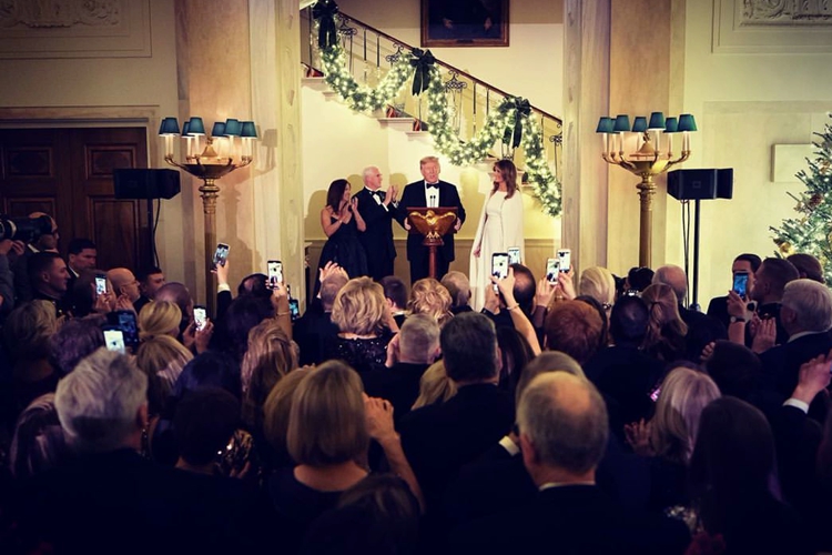 Дональд и Мелания Трамп на ежегодном рождественском балу конгресса в Вашингтоне Дональд и Мелания Трамп на ежегодном рождественском балу конгресса в Вашингтоне Звезды,Звездные пары