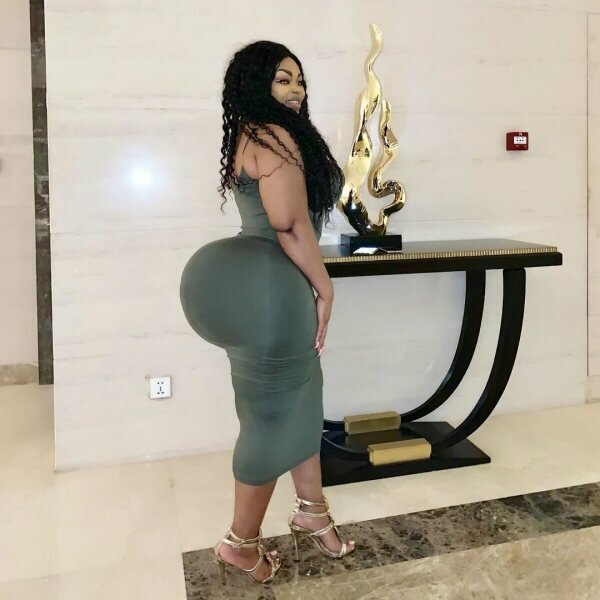 Пышка из Африки хвастается полной фигурой и хочет затмить саму Ким Кардашьян Пышка из Африки хвастается полной фигурой и хочет затмить саму Ким Кардашьян красота,мода и красота,модные блогеры,фигура