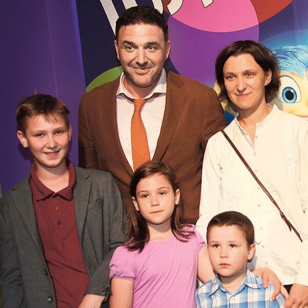 Олеся железняк с мужем и детьми фото сейчас