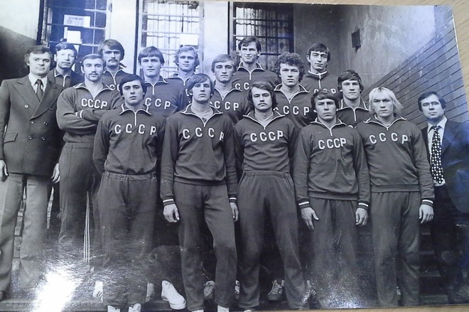 Фото из личного архива Юрия Климова. Климов с молодежкой.
