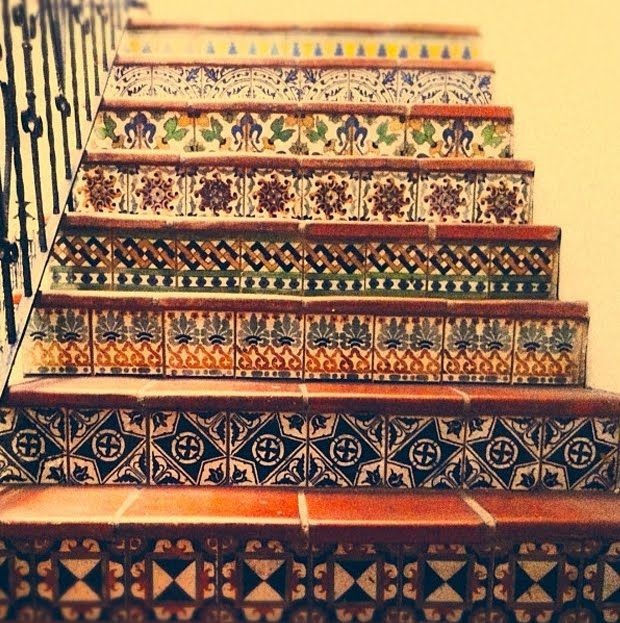Лестницы, выложенные плиткой 