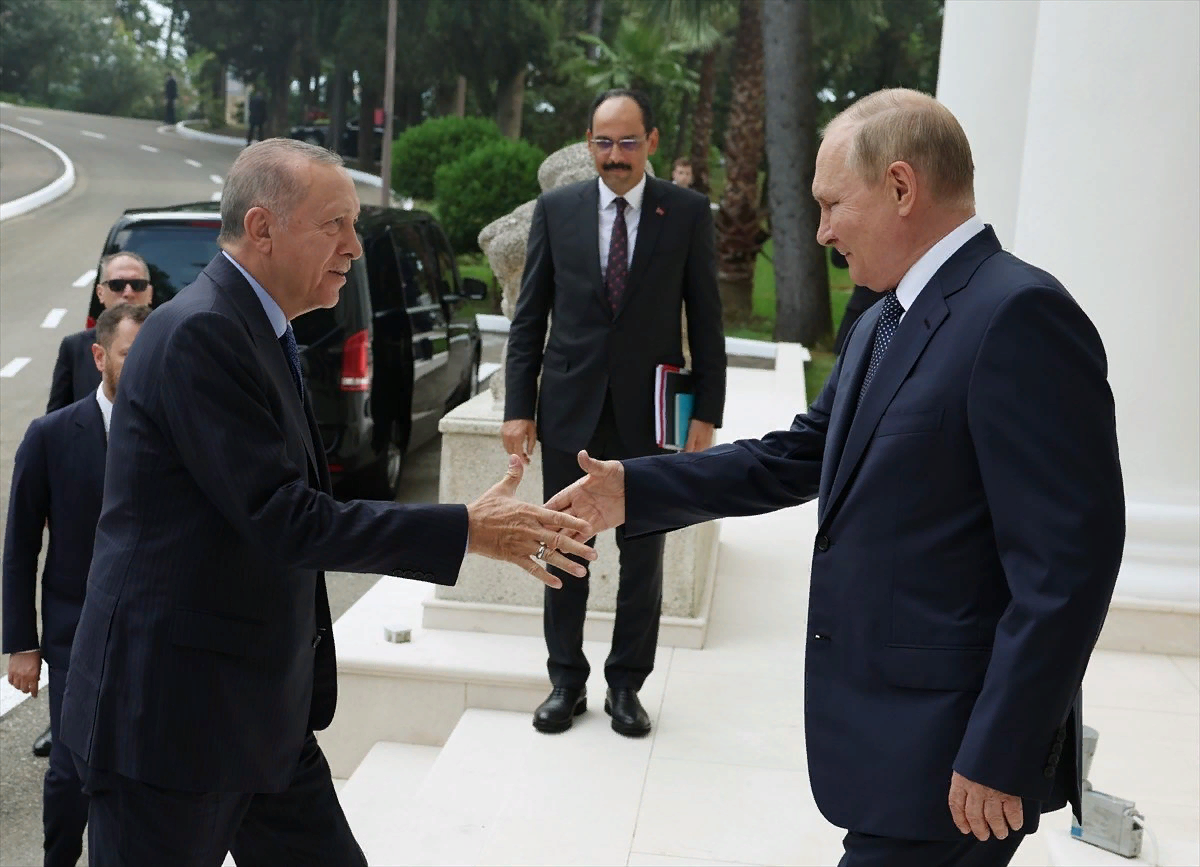 Несмотря на упорные попытки со стороны Запада вызвать разногласия, Россия и Турция сумели сохранить дружественные отношения на протяжении долгого времени.-6
