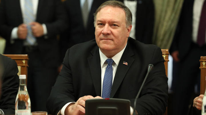 "Играет на руку Путину и России?": Конгресс обвинил Помпео в невыполнении требований по процедуре импичмента