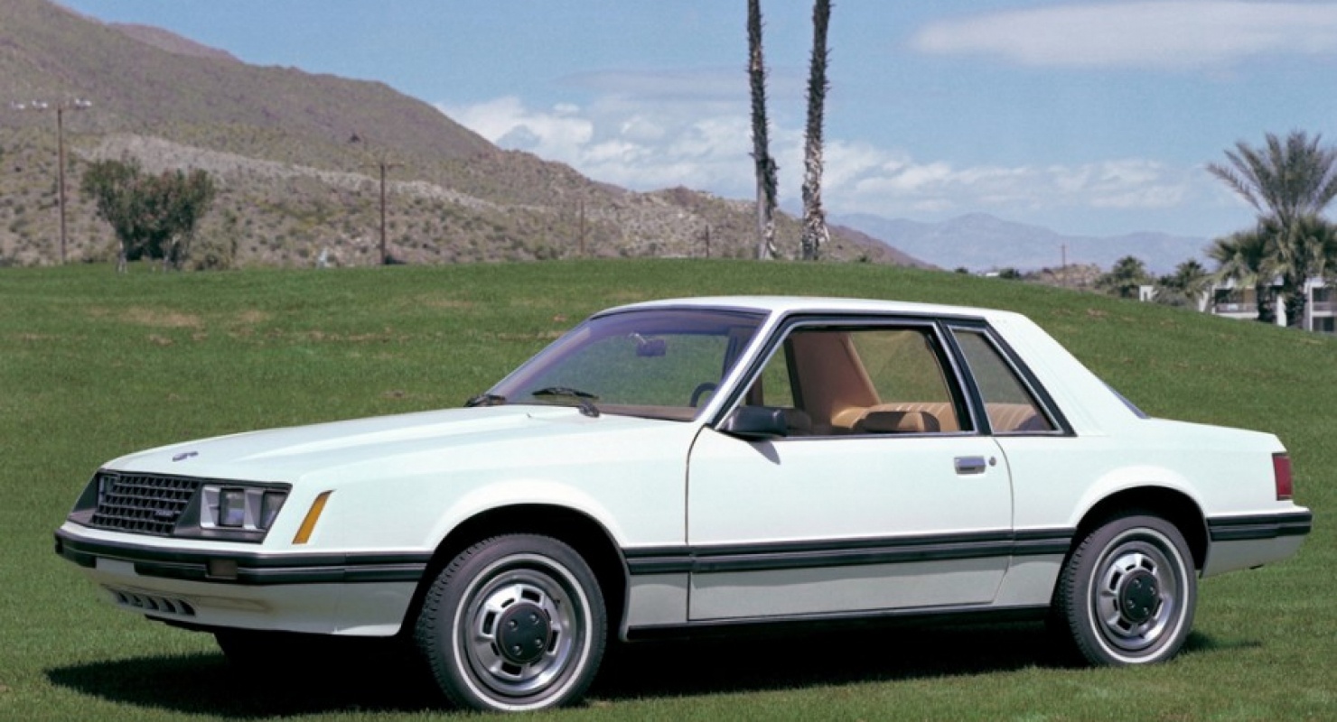 Исторический Ford Mustang Shelby GT350 1965 года десятилетиями стоял в заброшенном доме