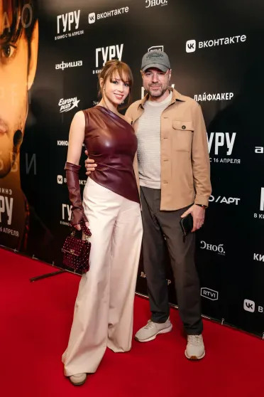 Виктория Лопырёва, Ирина Хакамада, Полина Диброва и Роман Товстик на премьере фильма 