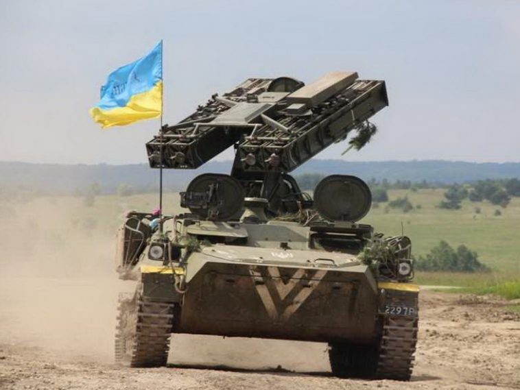 ПВО Украины открыли огонь по неизвестным целям в Донбассе