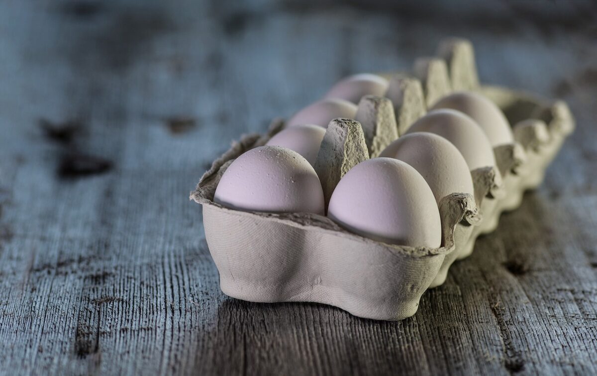 ФАС призвала производителей и продавцов сдерживать цены на яйца перед Пасхой