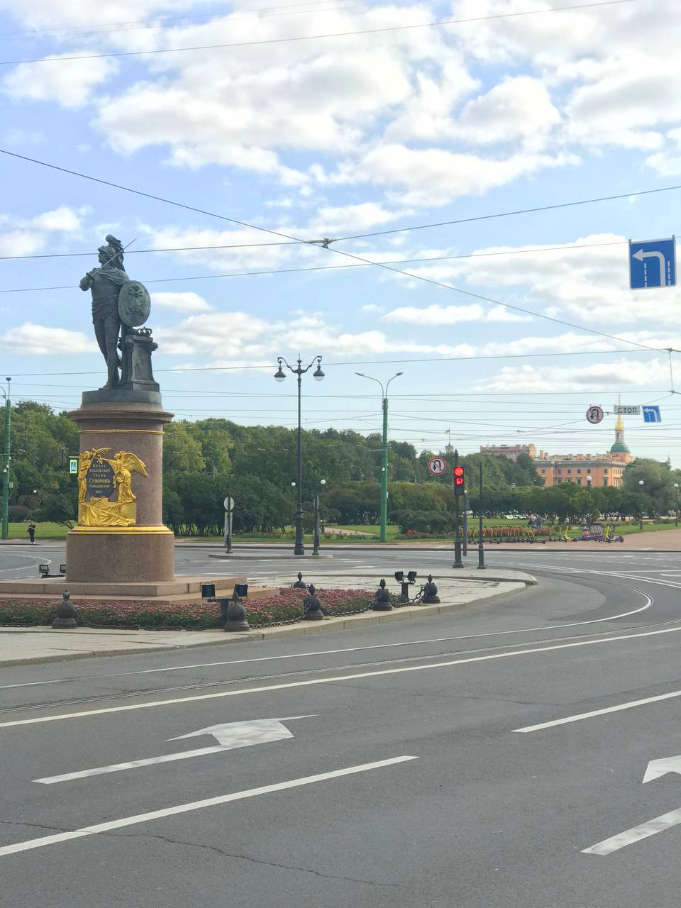 Памятник Суворову и Марсово поле