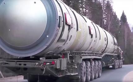 На фото: российский ракетный комплекс наземного шахтного базирования РС-28 "Сармат" с тяжелой жидкостной межконтинентальной баллистической ракетой "Сармат".