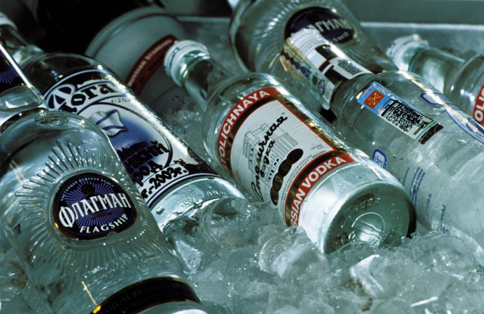 Поскольку спирт является неотъемлемым компонентом крепких напитков, алкоголь тоже получается калорийным / Фото: media.professionali.ru Поскольку спирт является неотъемлемым компонентом крепких напитков, алкоголь тоже получается калорийным / Фото: media.professionali.ru