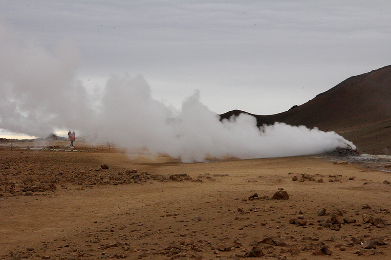 Фумарола на геотермальном поле Хверир. Фото: Алиса Веселкова / Chrdk.
