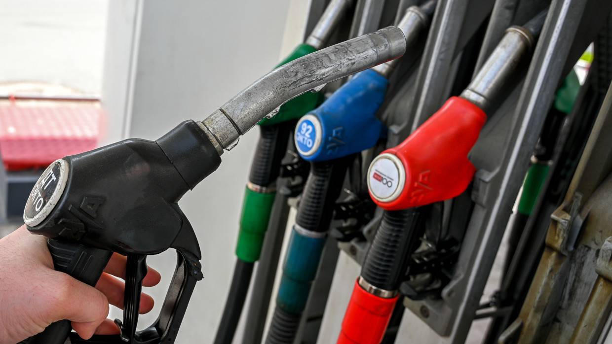 Экономист Селянин прогнозирует рост цен на бензин в РФ