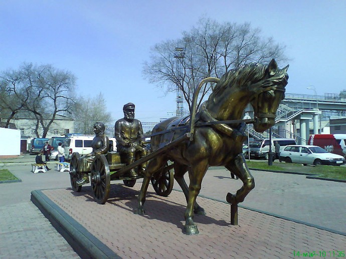 Памятник еврейским переселенцам в Биробиджане