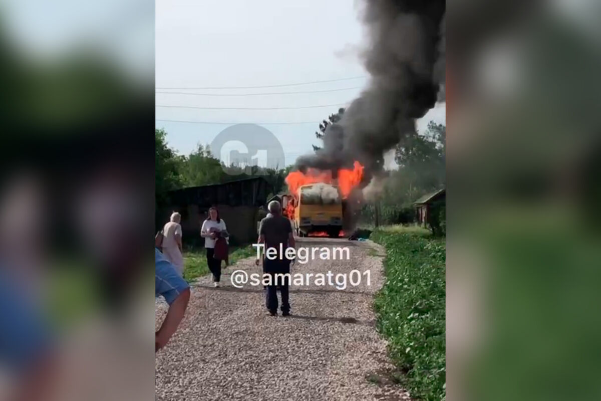 В Самаре успели спасти 20 детей из горящего экскурсионного автобуса