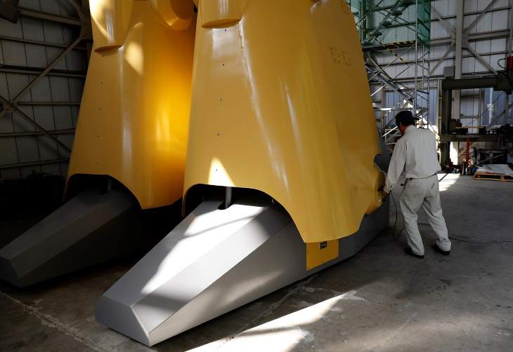 Японский инженер конструирует огромных роботов