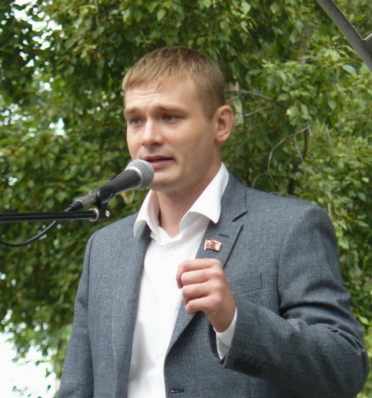 Глава Хакасии Коновалов решил добавить себе 400% оклада