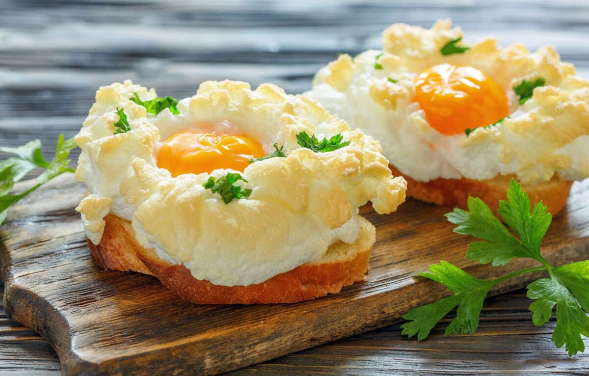 Завтрак аристократа: 3 рецепта приготовления яиц «Орсини»