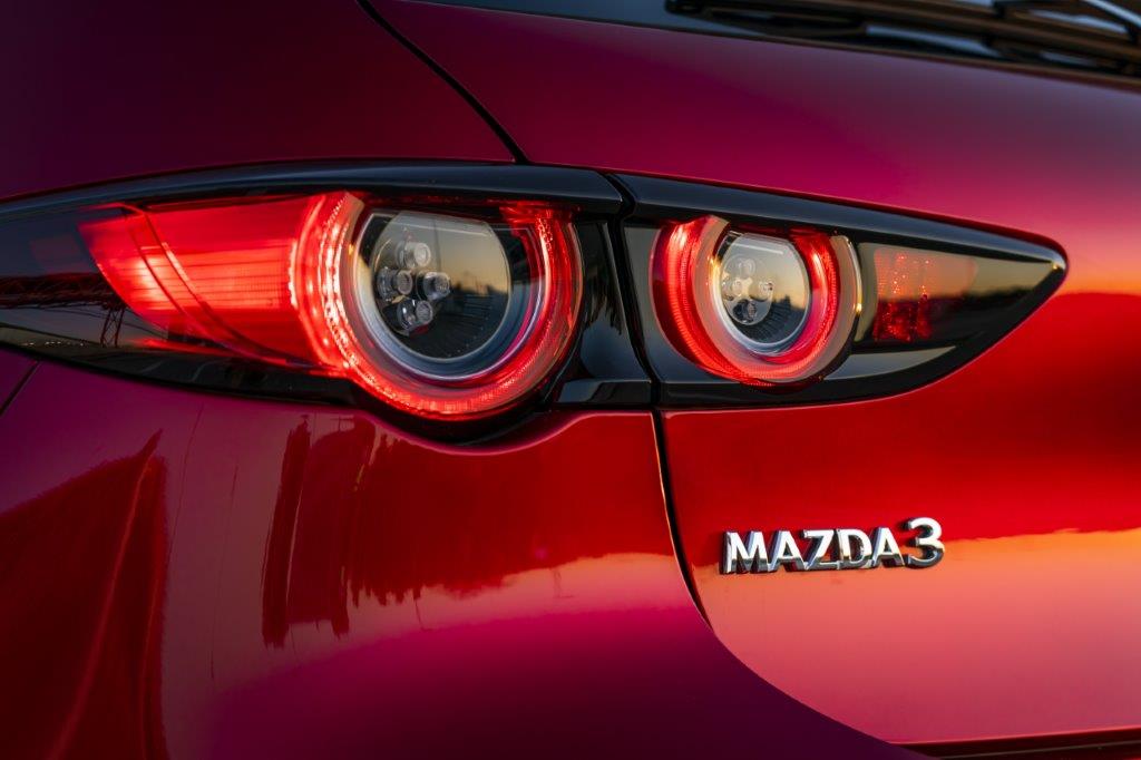 Новую Mazda 3 уже можно купить в России авто,автомобили,цены