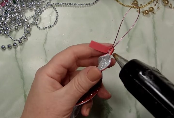 Новогодние игрушки из фоамирана своими руками Новогодние игрушки из фоамирана своими руками из фоамирана,своими руками,сделай сам