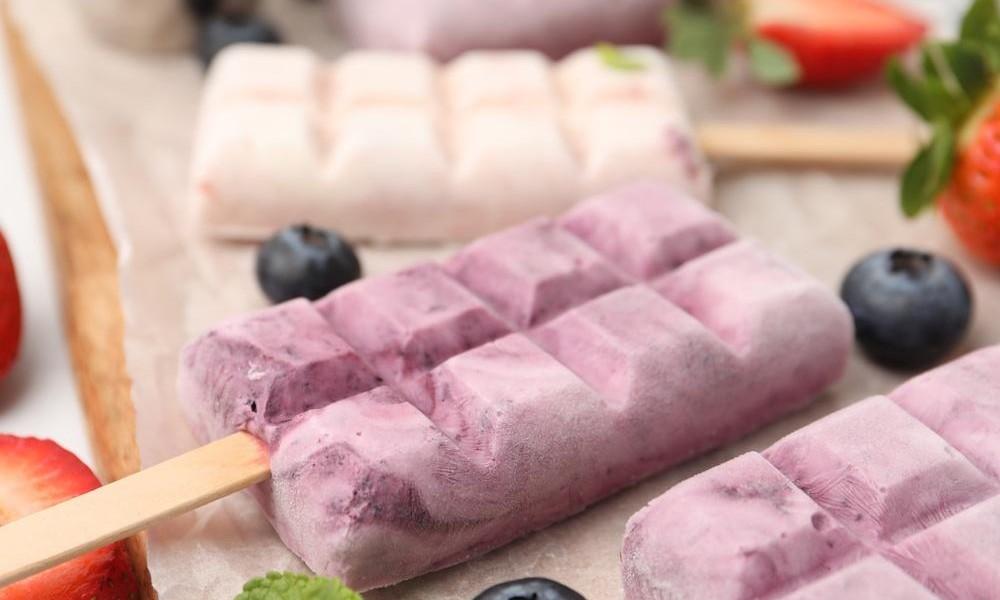 3 простых рецепта из замороженного йогурта, с которыми справится даже ребенок