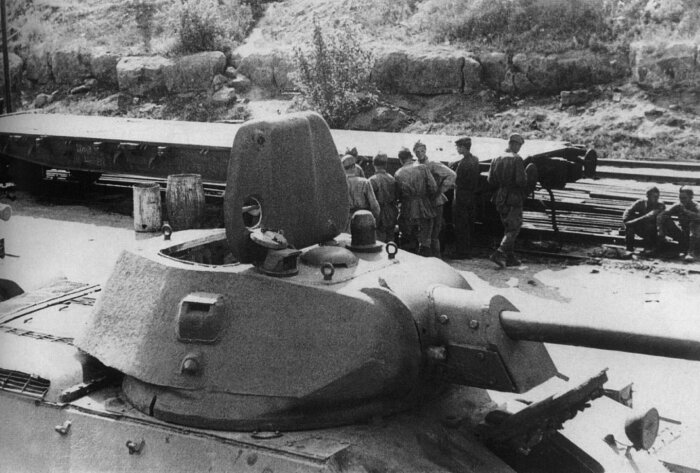 Основной отличительной чертой этих танков являлись металлические катки вместо обрезиненных / Фото: fotoload.ru