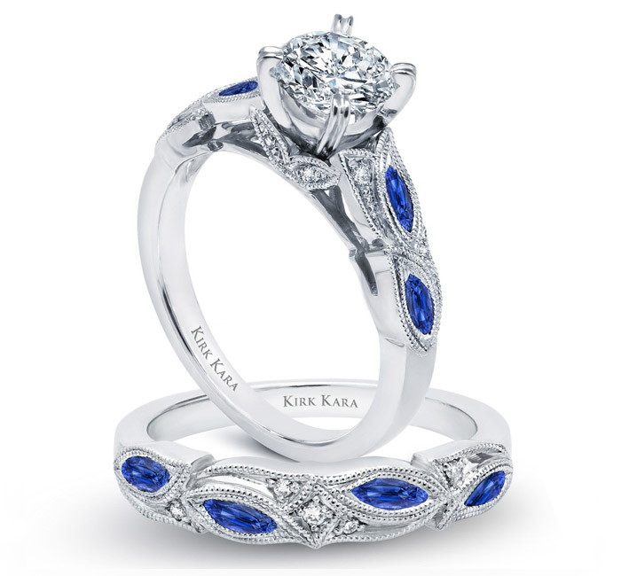 Обручальное кольцо с белым золотом и бриллиантом