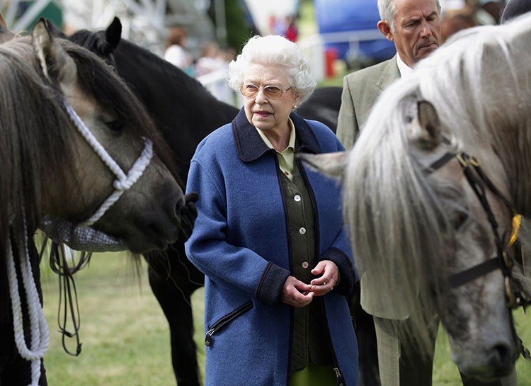 Королева Елизавета II потеряла еще одного близкого человека в день похорон мужа Королева Елизавета II потеряла еще одного близкого человека в день похорон мужа Монархи,Британские монархи