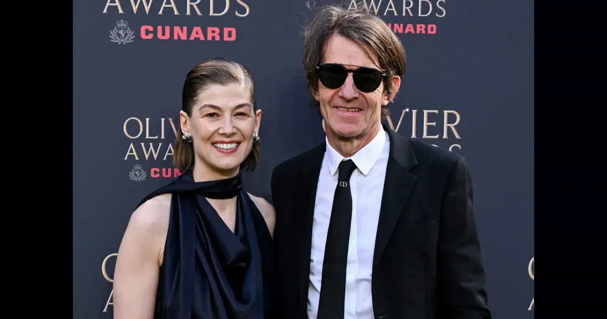 Инсайдер рассказал о наркотической зависимости у избранника актрисы Розамунд Пайк