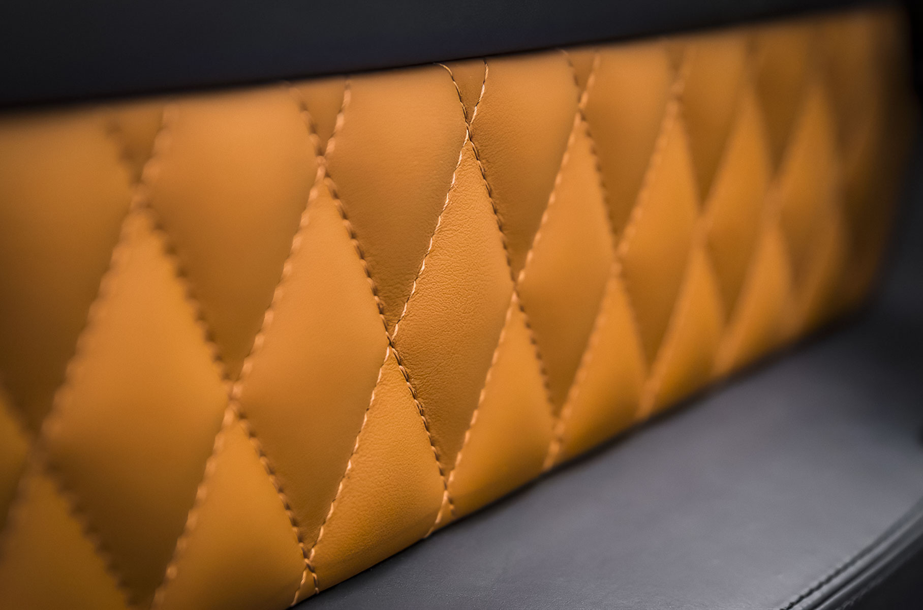 Шестиколесный «Гелик» с минимальным пробегом продают за 79 миллионов рублей Новости